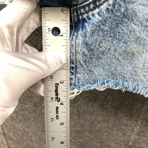 American Eagle Relaxed Short Womens 8 Strigid Cutoff Frayed Light Wash Blue - Picture 6 of 9